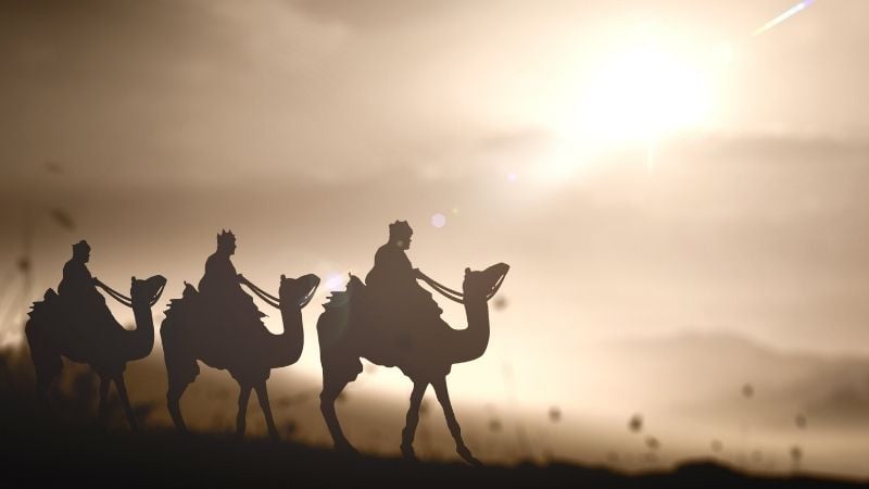 we three kings travel so far